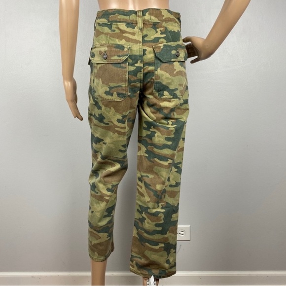 NEW FREE PEOPLE REVOLVE GREEN CAMO CROPPED PANTS - Picture 8 of 11
